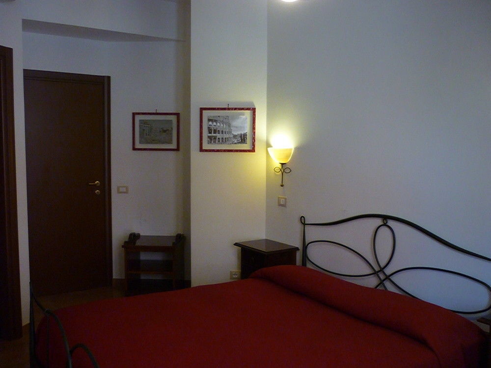 Vecchia Couette-café 2*